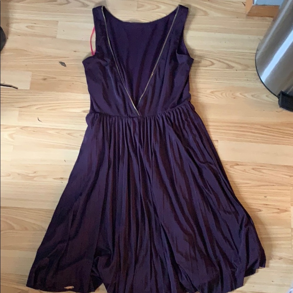 Zipper detail Betsey Johnson purple dress. Size 10